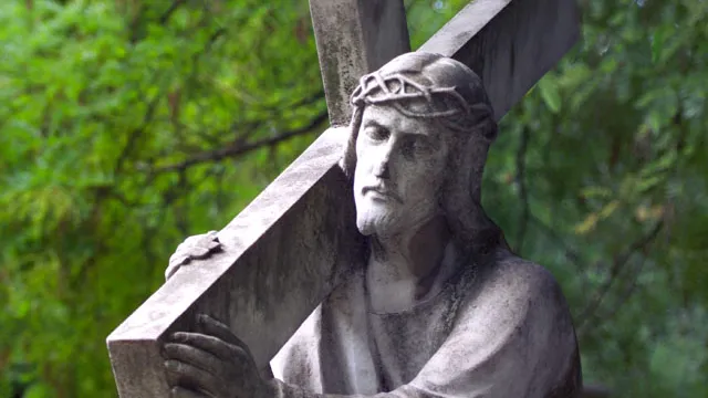 Friedhof: Jesus trägt sein Kreuz (Foto: Kirchenweb Bilder) Friedhof: Jesus trägt sein Kreuz (Foto: Kirchenweb Bilder)