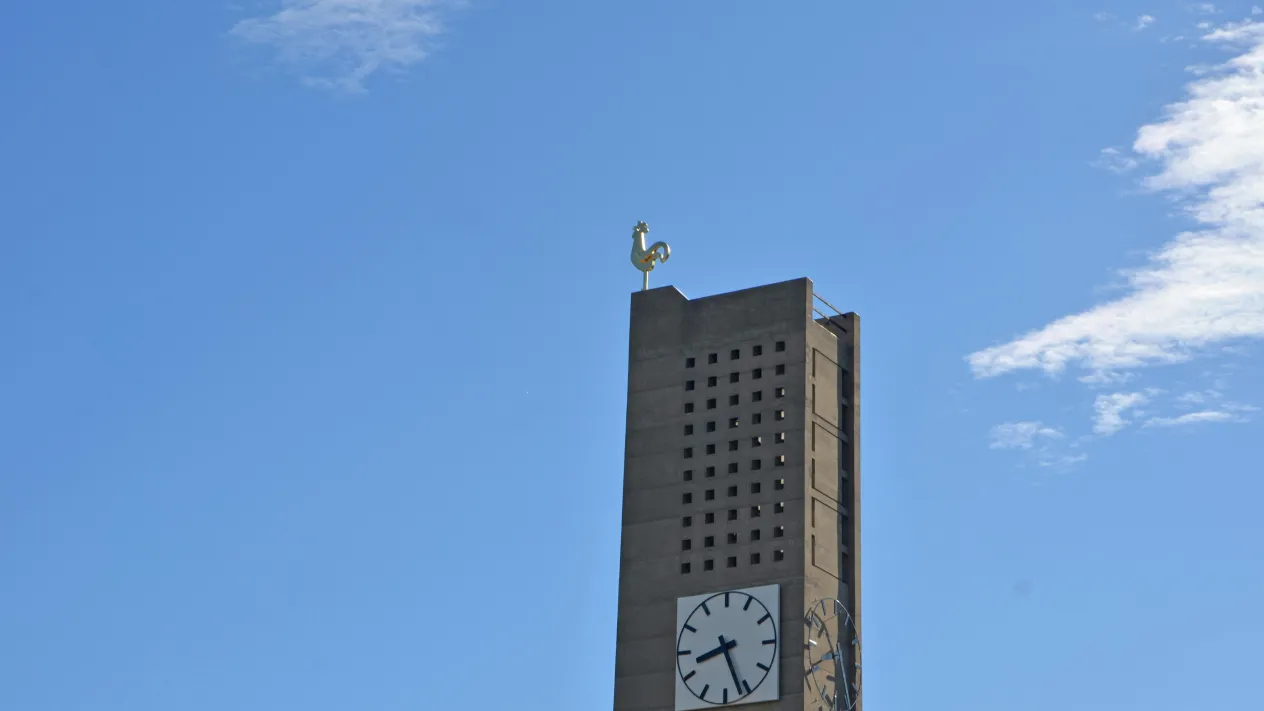 Turm mit Hahn (Foto: Maria Nyffenegger)